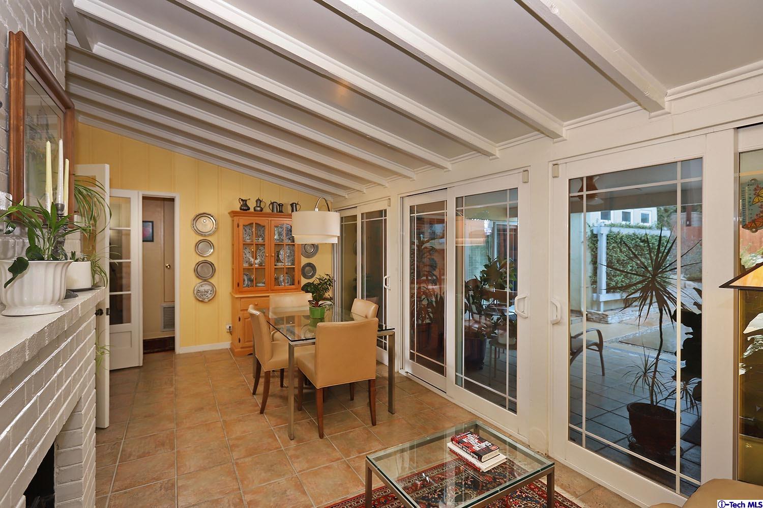 2011 West Kenneth Road Glendale, CA 91201 - Photo 9 of 32 Gallery Image 9