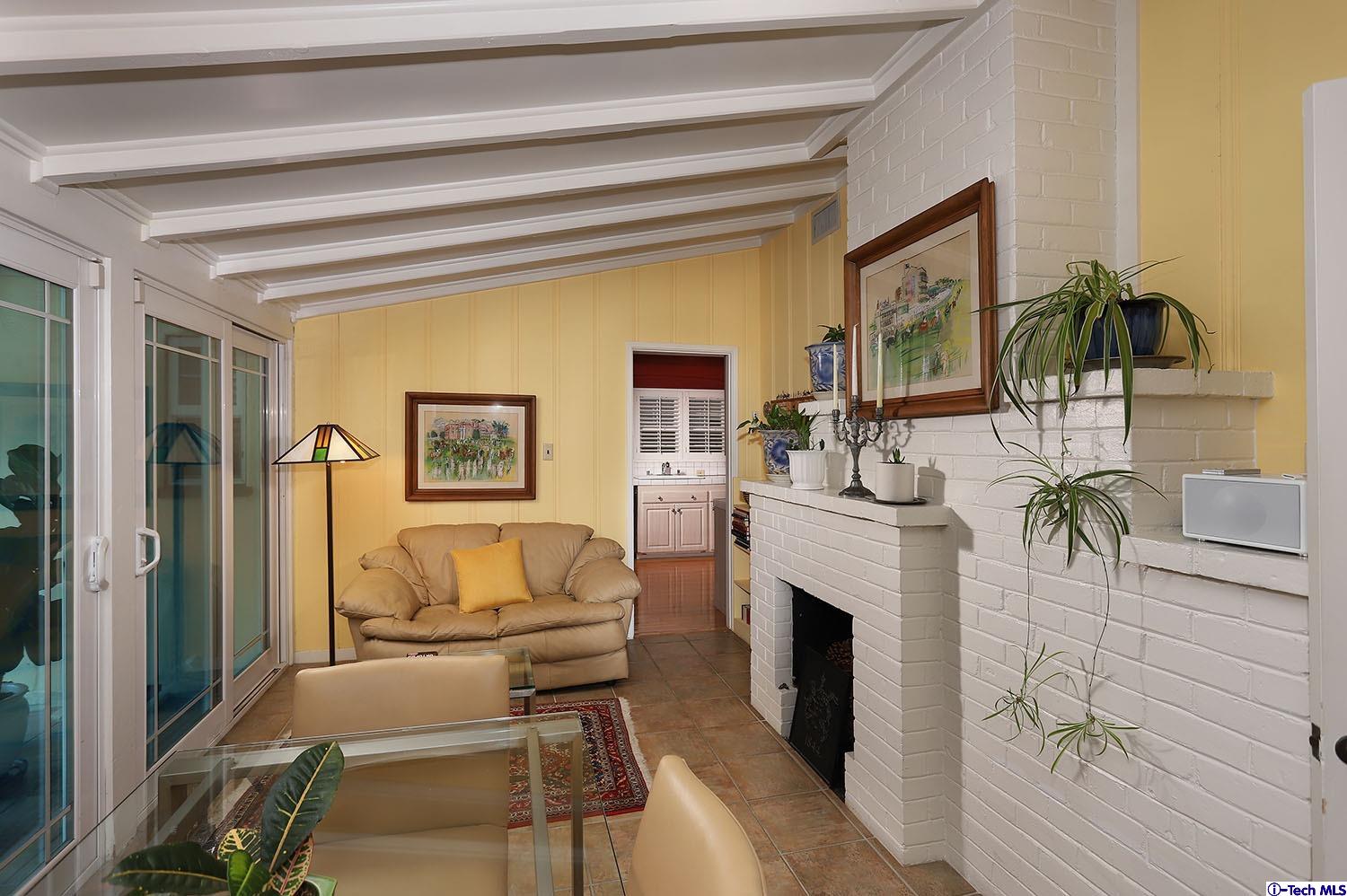 2011 West Kenneth Road Glendale, CA 91201 - Photo 10 of 32 Gallery Image 10