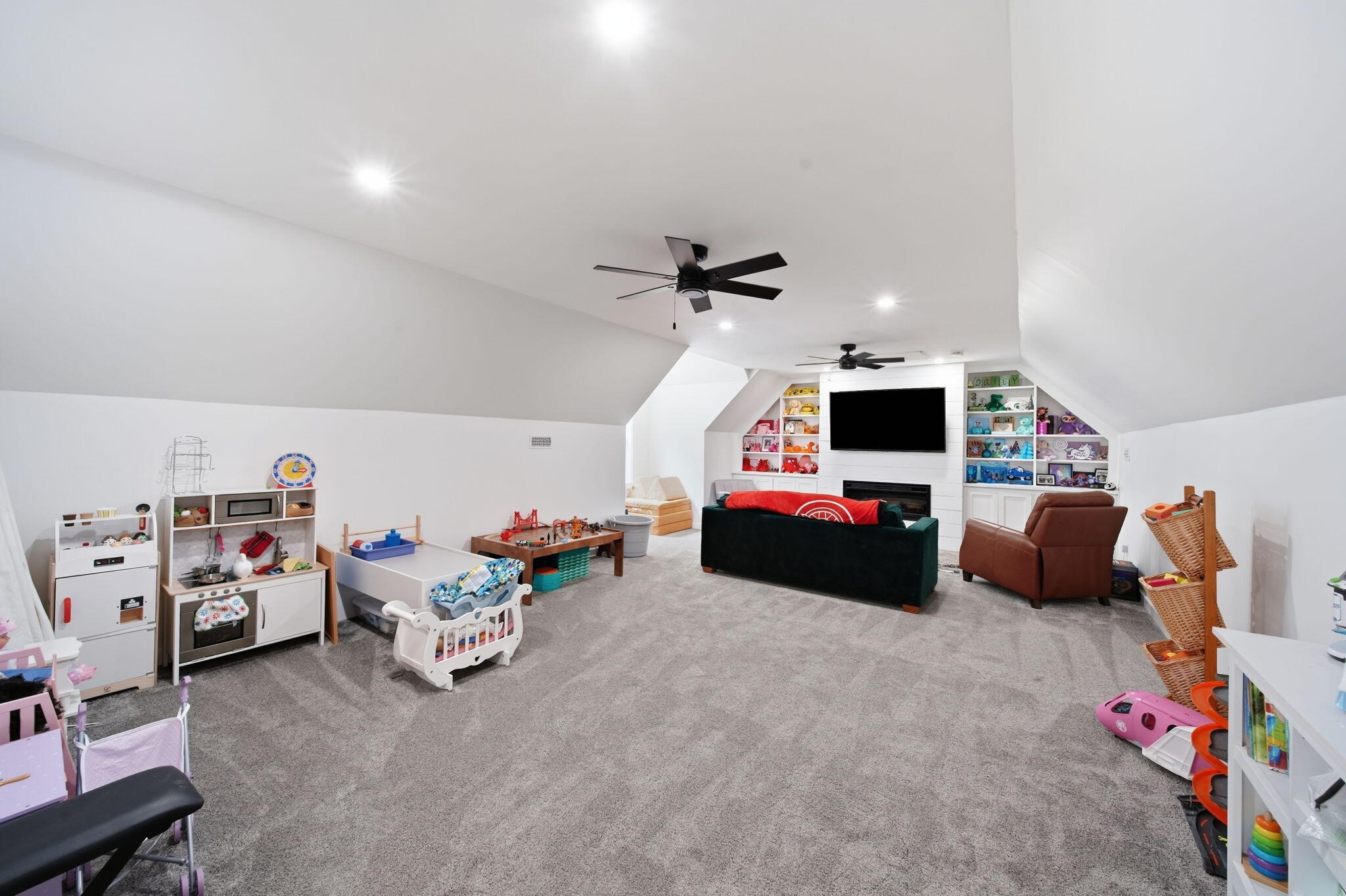 4909 Slayton Road Jackson, MI 49201 - Photo 24 of 41 family room