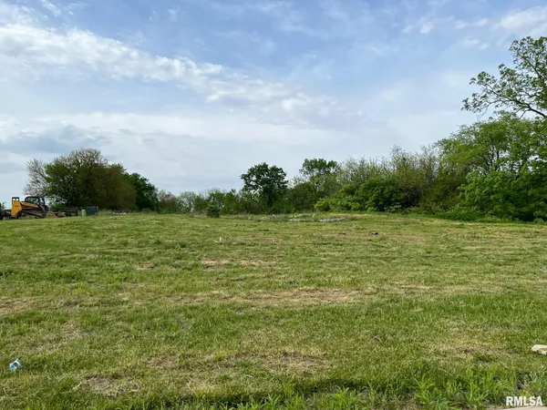 $68,000 | 6417 North Ironwood Drive, Edwards, IL 61528