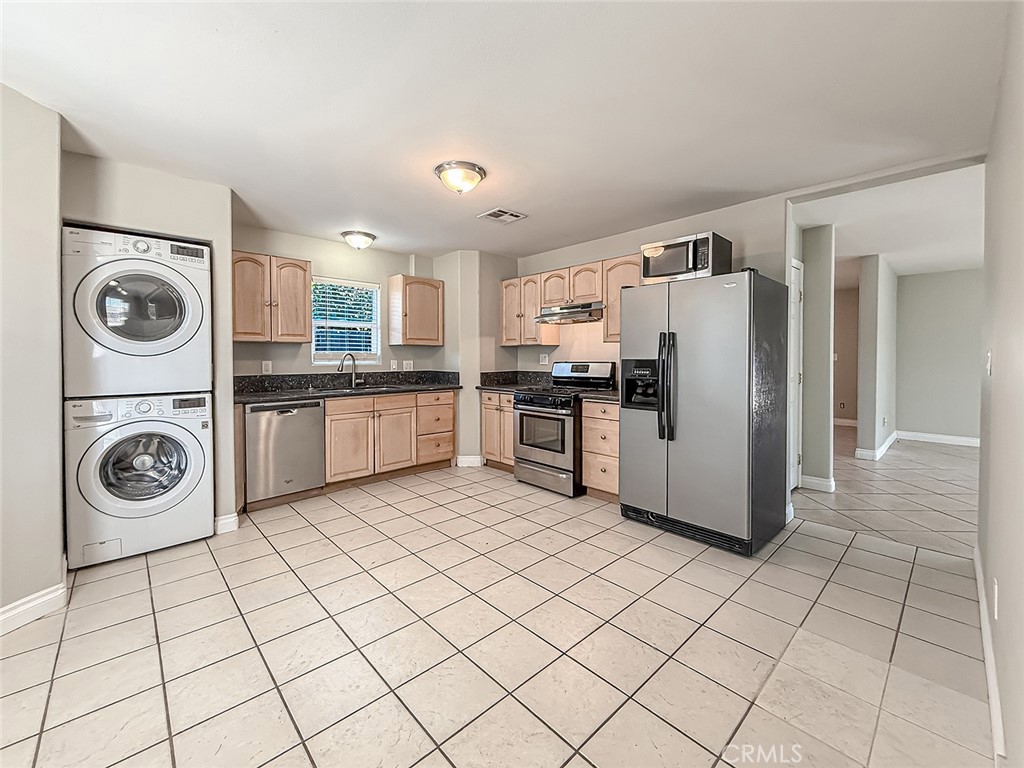 58 Charles Street Moorpark, CA 93021 - Photo 24 of 64 Kitchen