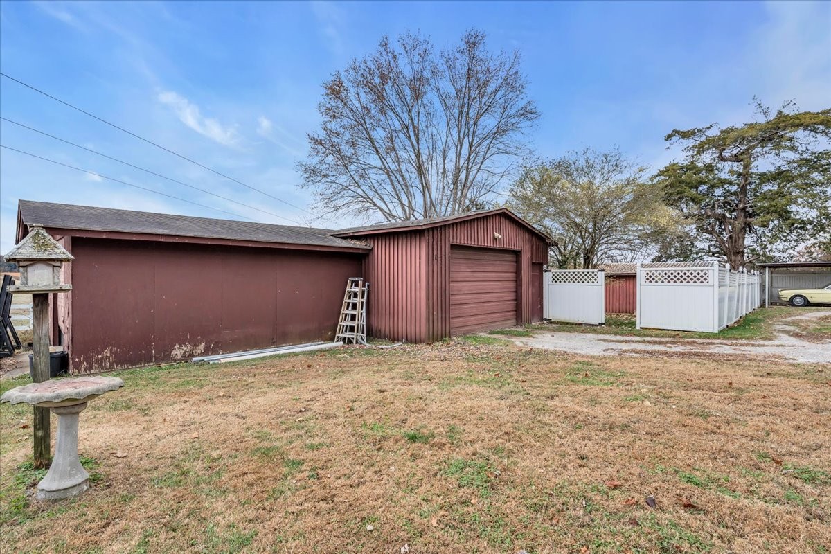 675 Bible Crossing Road Winchester, TN 37398 - Photo 34 of 35 a house view with backyard space