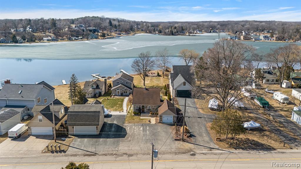 2448 Allen Road Ortonville, MI 48462 - Photo 2 of 36
