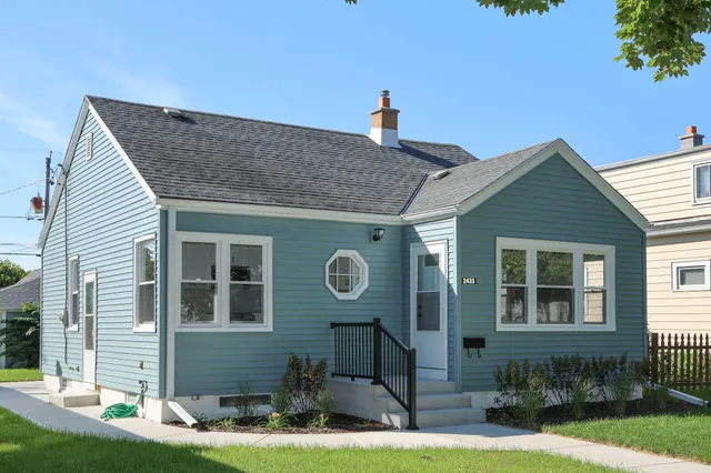 $269,900 | 2433 South 74th Street, West Allis, WI 53219