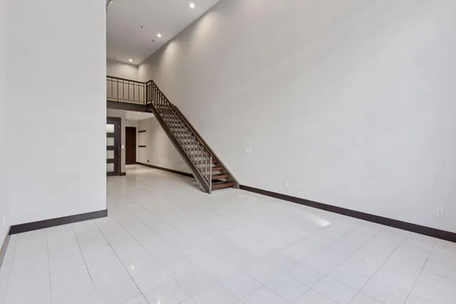 $250,000 | 214 4th Street East, Unit 103, St. Paul, MN 55101