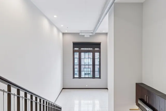 $250,000 | 214 4th Street East, Unit 103, St. Paul, MN 55101