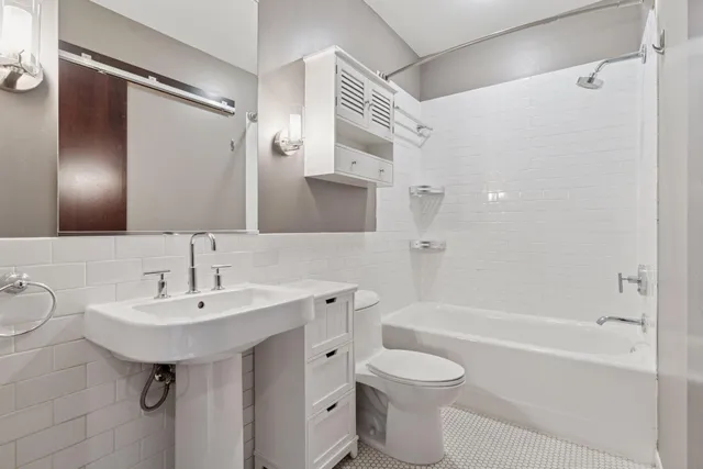 $250,000 | 214 4th Street East, Unit 103, St. Paul, MN 55101