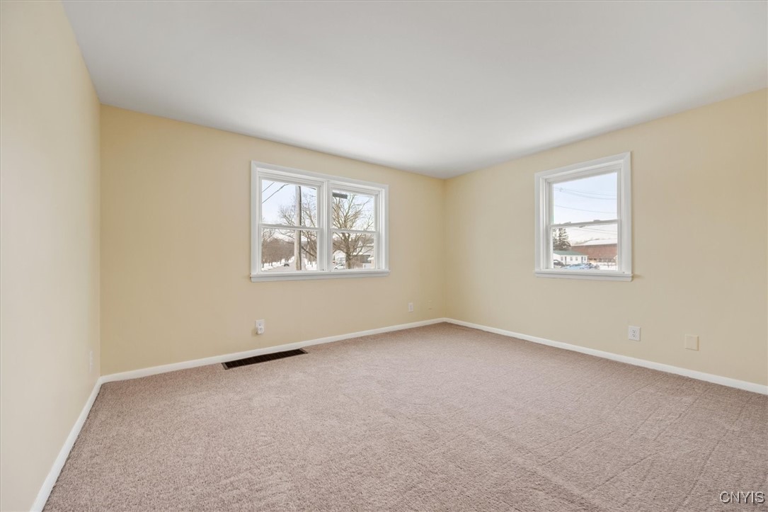 546 Stone Street Oneida, NY 13421 - Photo 14 of 38