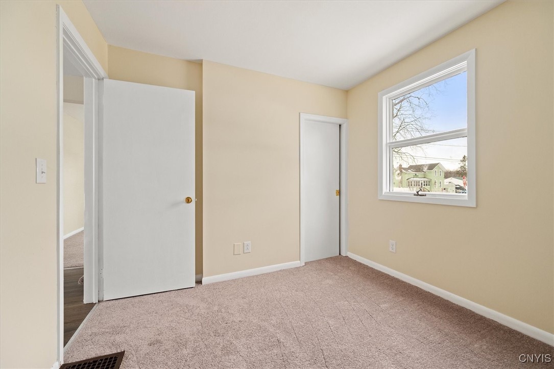 546 Stone Street Oneida, NY 13421 - Photo 20 of 38