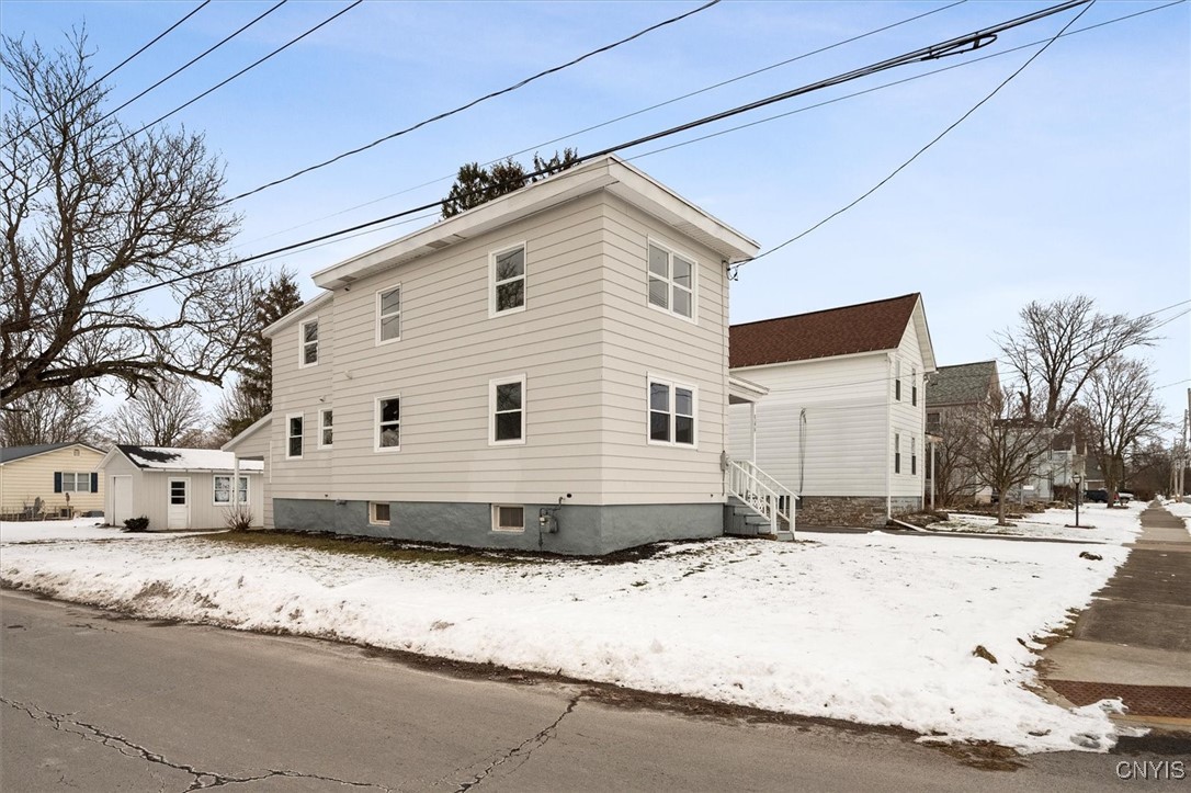 546 Stone Street Oneida, NY 13421 - Photo 2 of 38