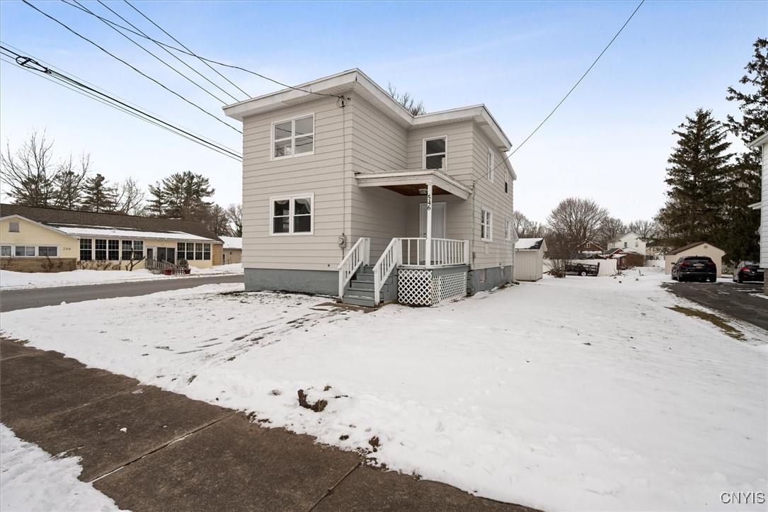 546 Stone Street Oneida, NY 13421 - Photo 3 of 38