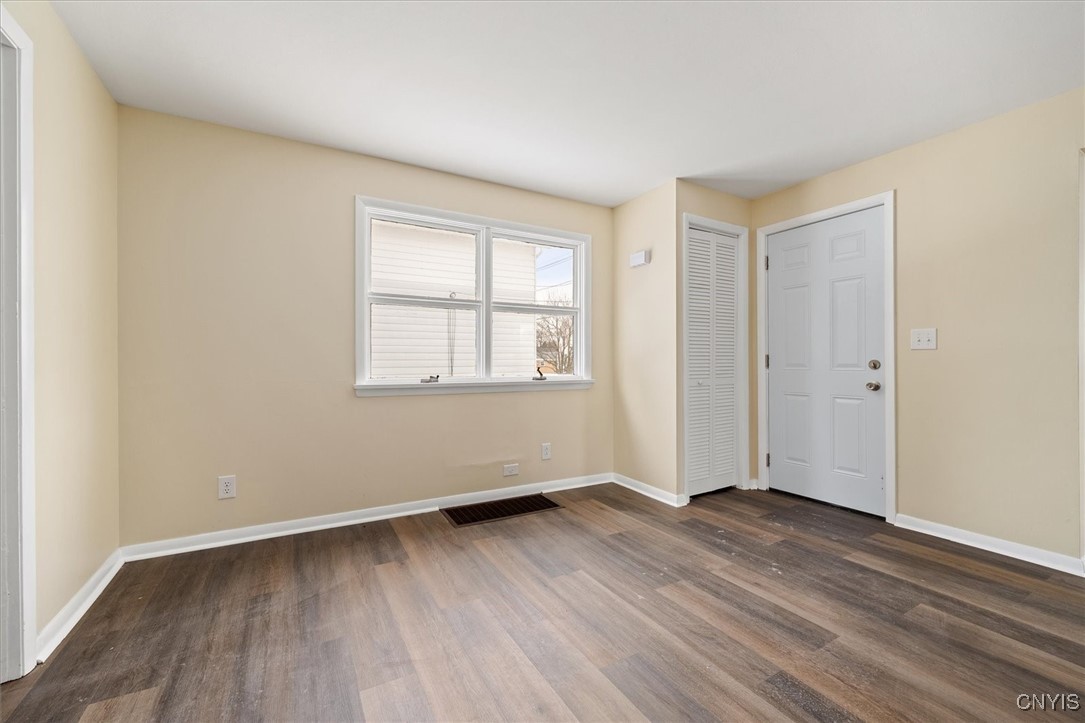 546 Stone Street Oneida, NY 13421 - Photo 4 of 38