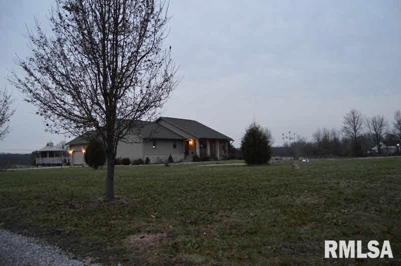 7709 Shelty Road Benton, IL 62812 - Photo 4 of 26