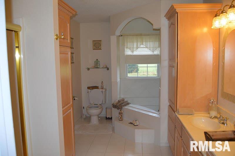 7709 Shelty Road Benton, IL 62812 - Photo 7 of 26