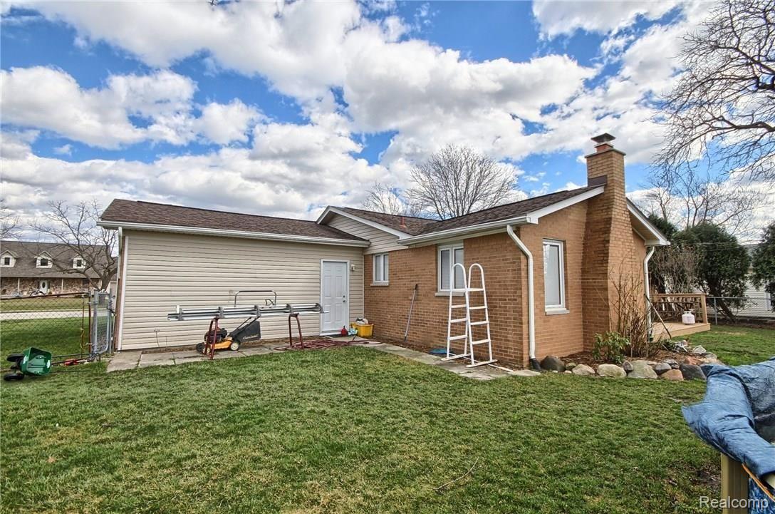 14752 Reeck Road Southgate, MI 48195 - Photo 27 of 29 Rear 2nd View.jpg