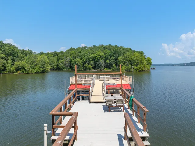 $1,399,000 | 95 Birch Bark Lane, Big Sandy, TN 38221