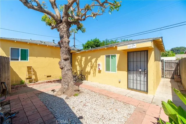 $825,000 | 167 East 67th Street, Long Beach, CA 90805