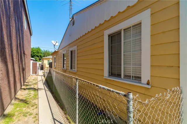 $825,000 | 167 East 67th Street, Long Beach, CA 90805