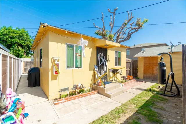 $825,000 | 167 East 67th Street, Long Beach, CA 90805