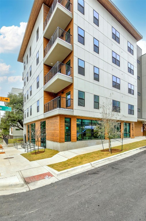 2500 Longview Street, Unit 501 Austin, TX 78705 - Photo 13 of 23 a view of tall building with a outdoor space