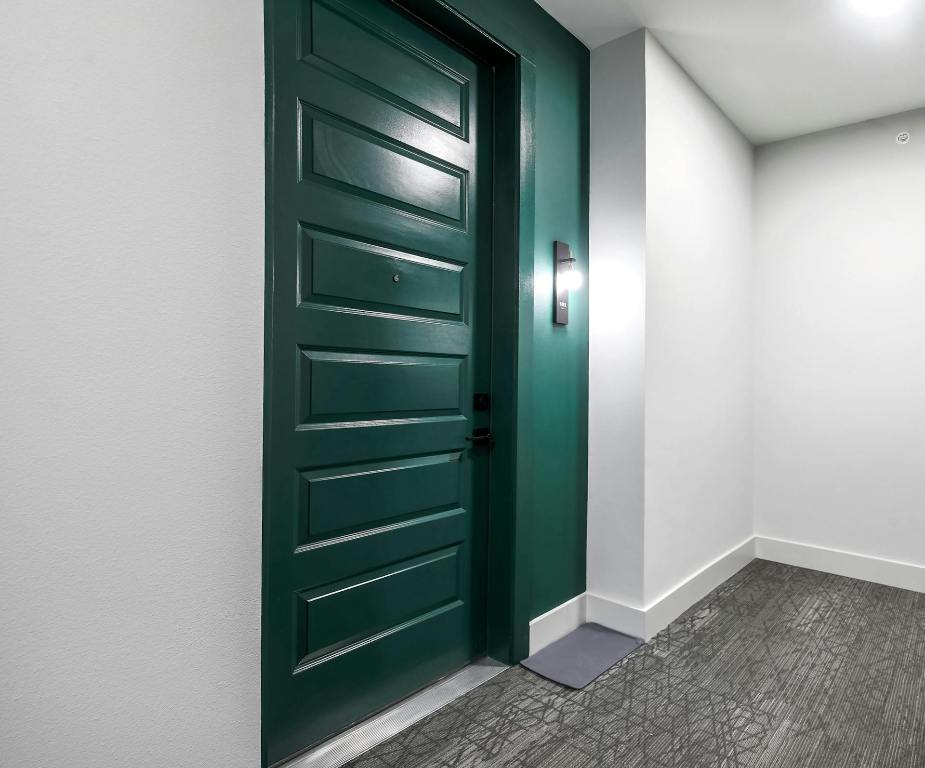 2500 Longview Street, Unit 501 Austin, TX 78705 - Photo 16 of 23 a view of room with stairs and a window
