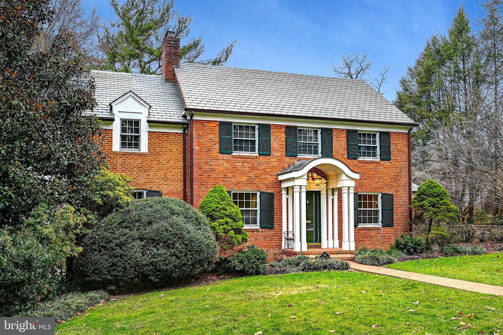 303 Overhill Road Baltimore, MD 21210 - Photo 4 of 45 Beautifully maintained.