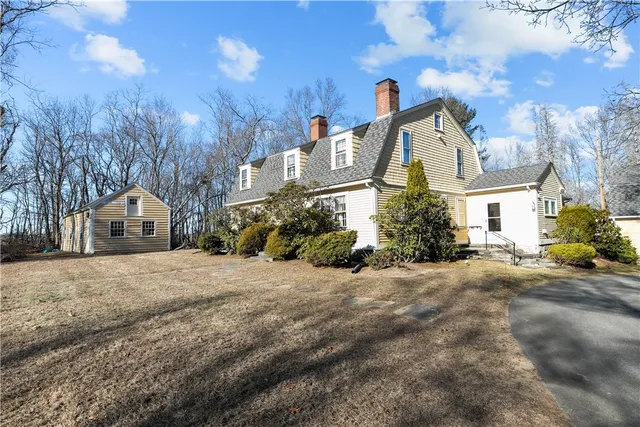 $749,999 | 237 Commonwealth Avenue, Warwick, RI 02886