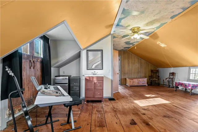 $749,999 | 237 Commonwealth Avenue, Warwick, RI 02886