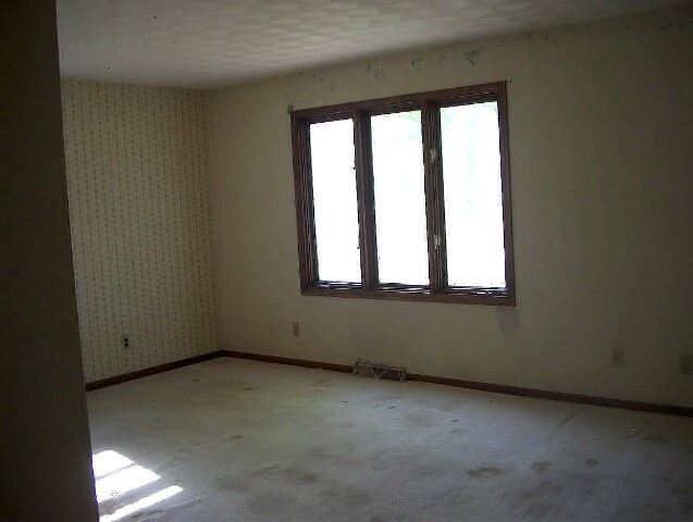 3702 Sheridan Road Pekin, IL 61554 - Photo 6 of 9 Gallery Image 6