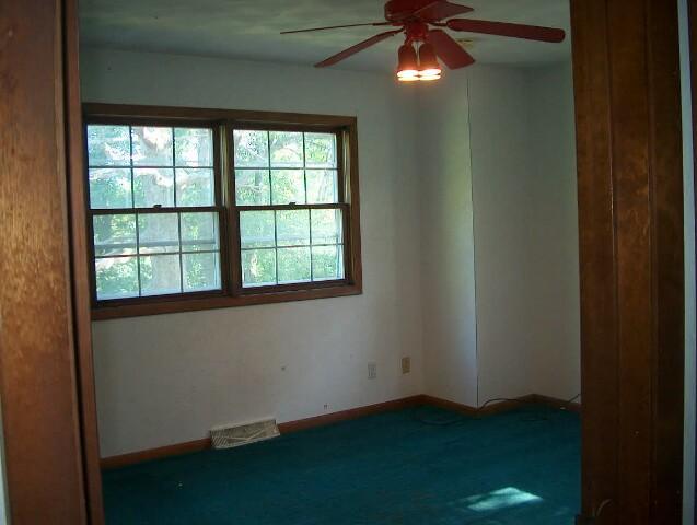 3702 Sheridan Road Pekin, IL 61554 - Photo 8 of 9 Gallery Image 8