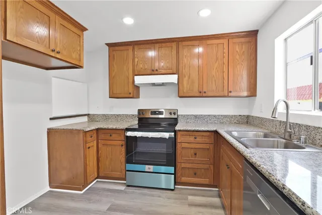 $429,900 | 730 North Eucalyptus Avenue, Unit 25, Inglewood, CA 90302