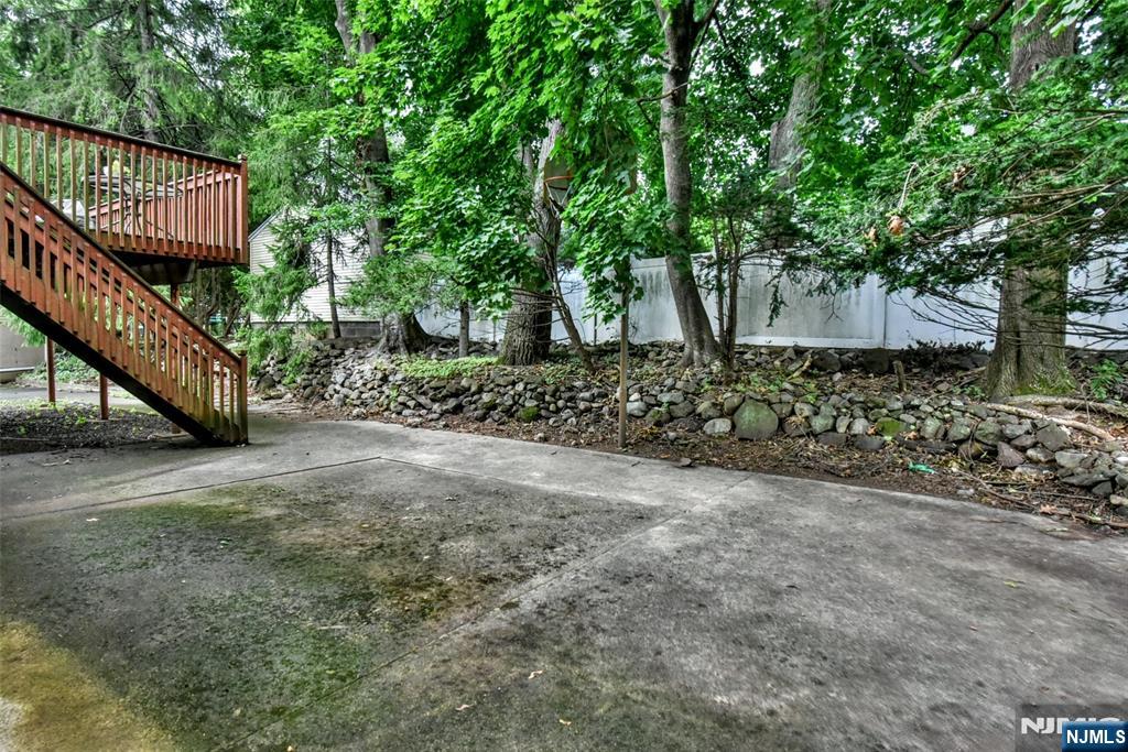 479 Goffle Road Wyckoff, NJ 07481 - Photo 28 of 34 Gallery Image 28