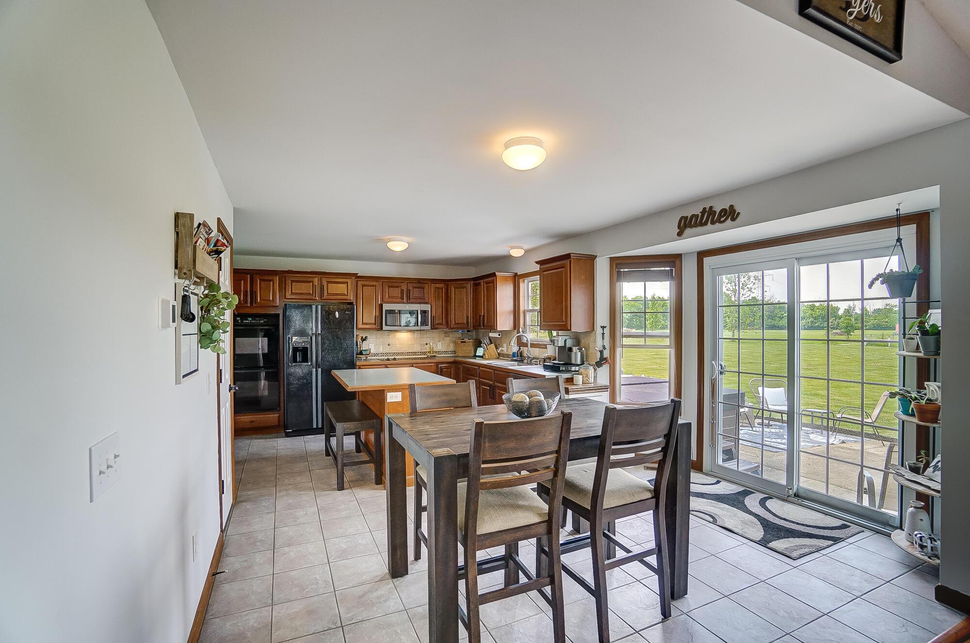 1880 Walker Road Hilliard, OH 43026 - Photo 8 of 46 Dining Room Kitchen View