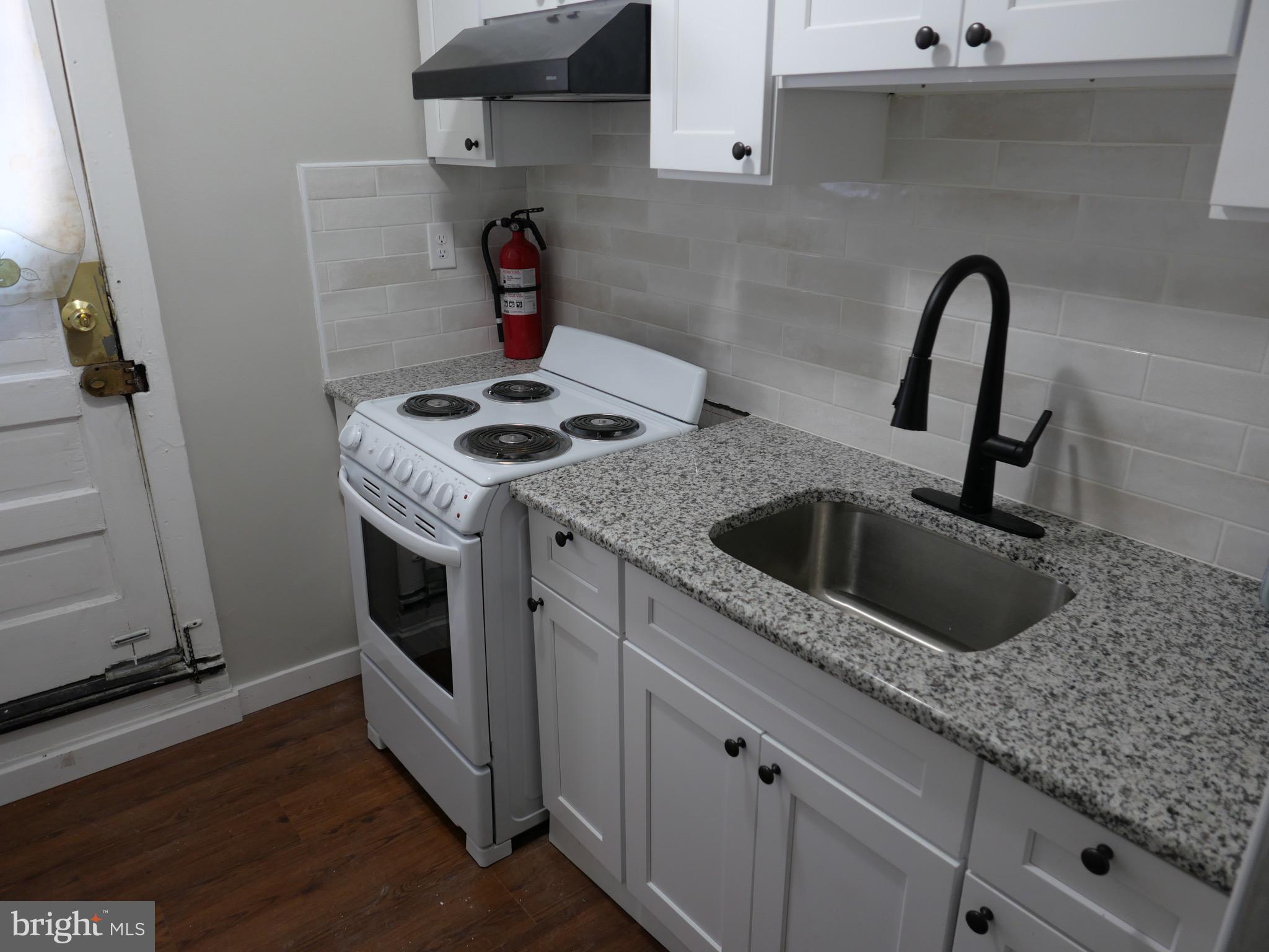 313 Hampden Road Upper Darby, PA 19082 - Photo 4 of 12