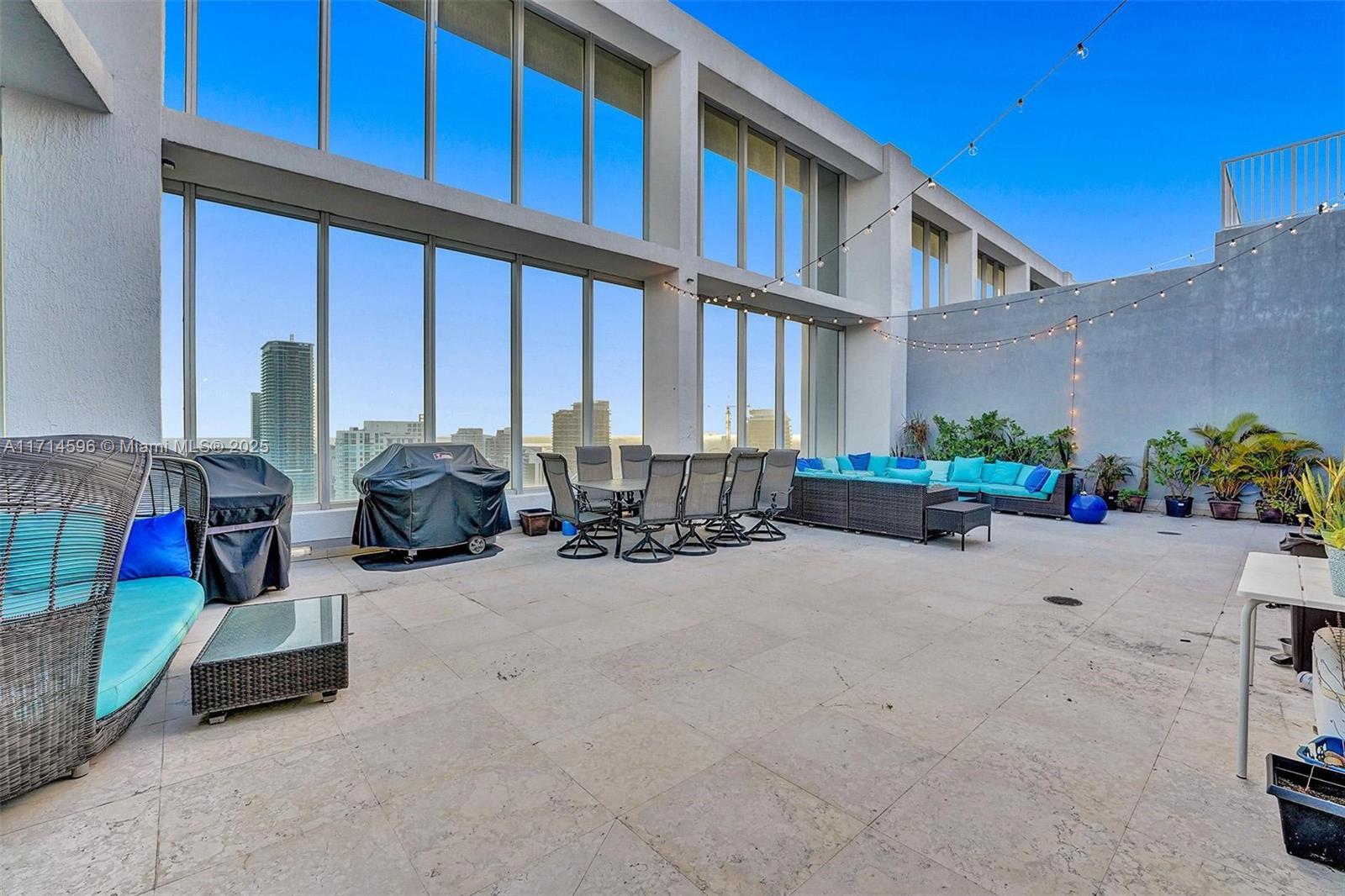 495 Brickell Avenue, Unit PH5701 Miami, FL 33131 - Photo 26 of 31 a view of car parked in front of building