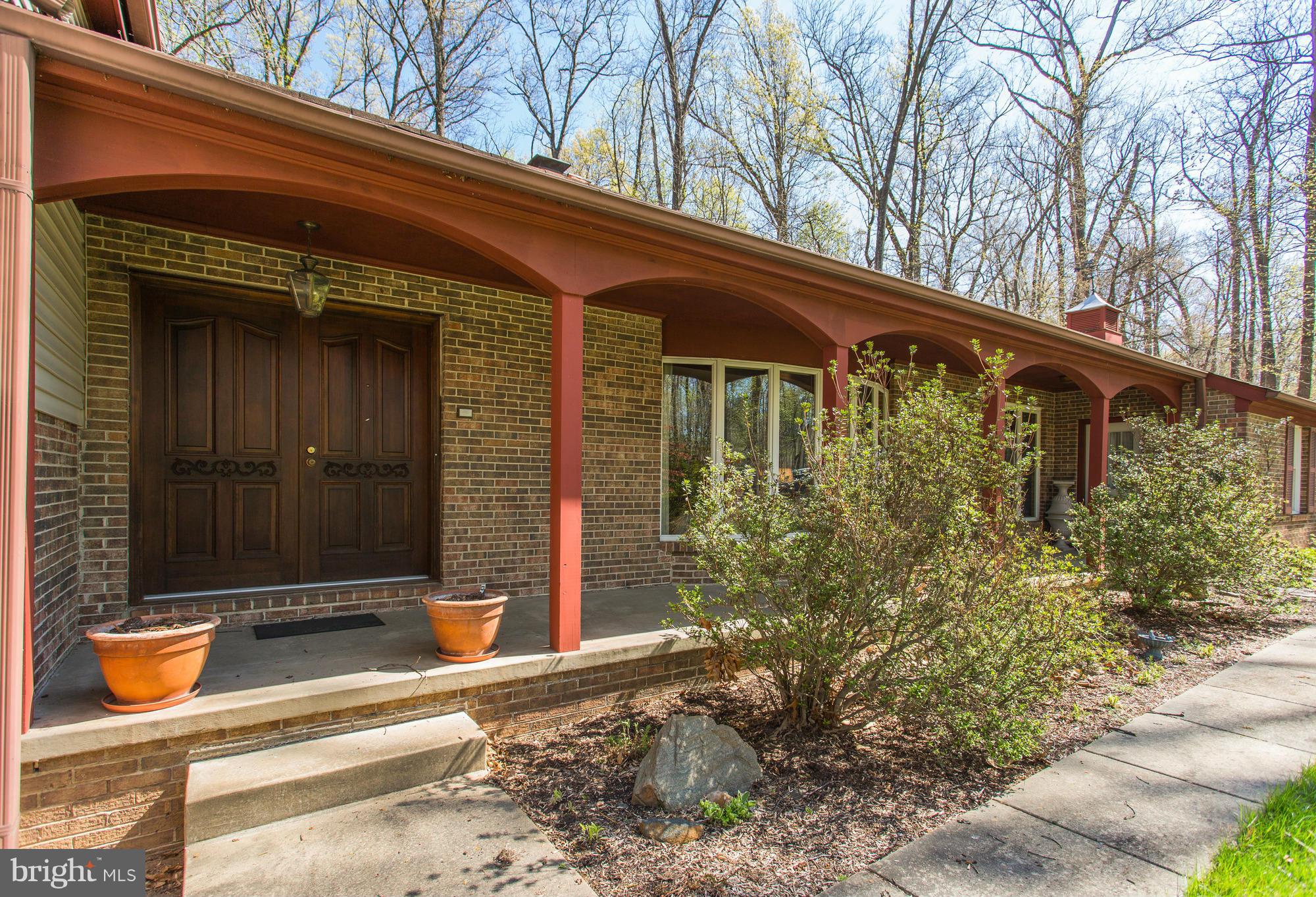 11808 Valley Road Fairfax, VA 22033 - Photo 2 of 26 Front Porch