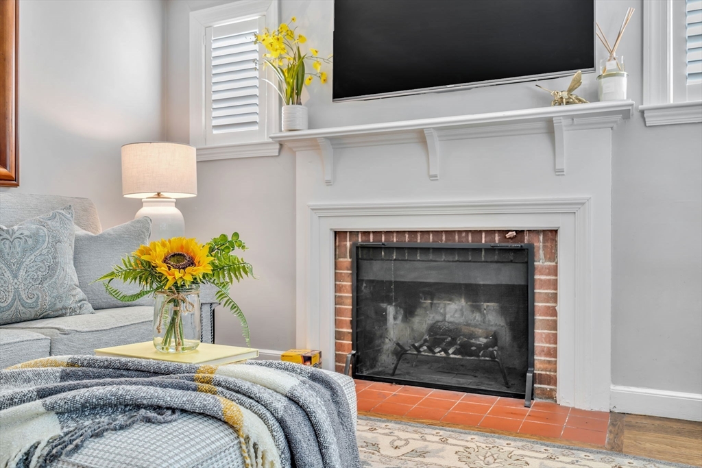 102 Pilgrim Road Concord, MA 01742 - Photo 4 of 18 Gallery Image 4