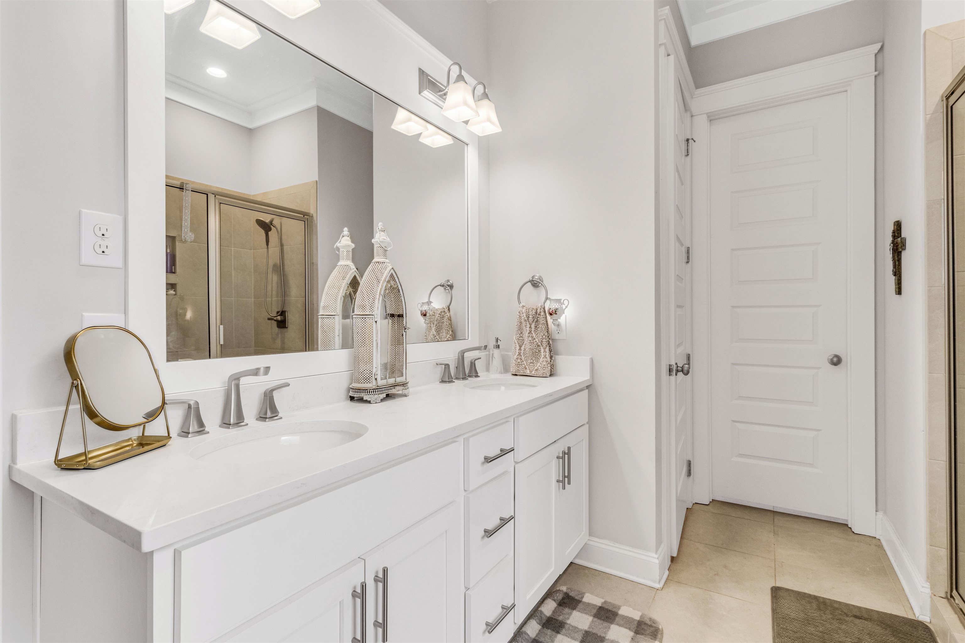492 Orleans Street Gulf Shores, AL 36542 - Photo 15 of 39 Bathroom