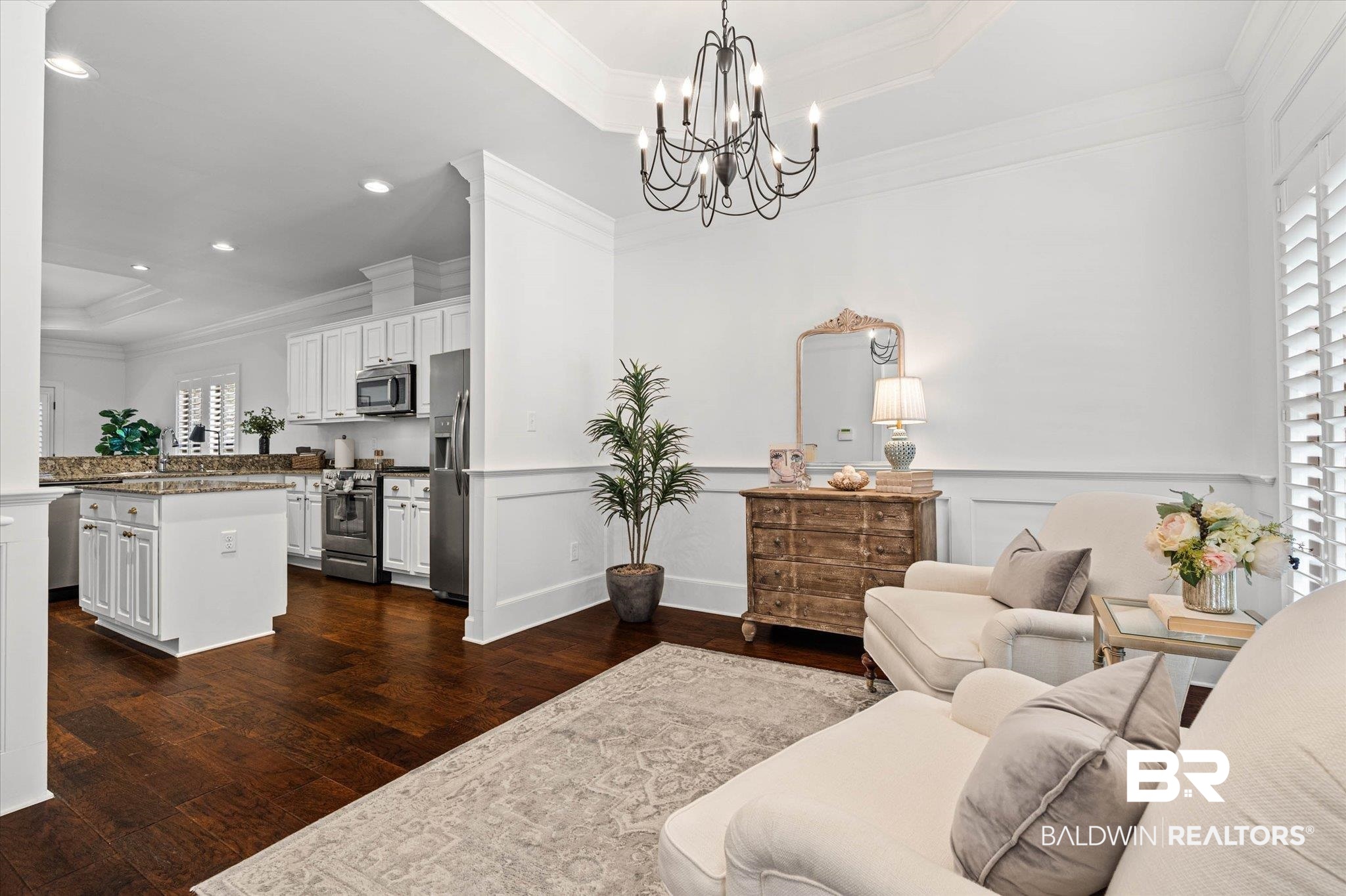 1052 Linlen Avenue Mobile, AL 36609 - Photo 4 of 22 Dining Room/Sitting Room