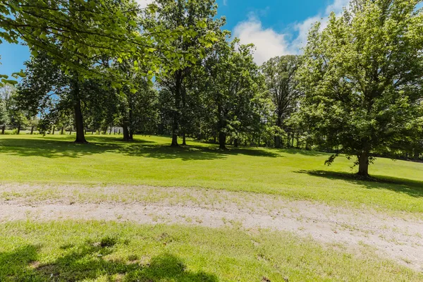 $440,000 | 690 Ganntown Lane, Grantsburg, IL 62943
