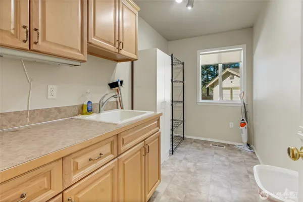 $495,000 | 16719 14th Ave Court South, Spanaway, WA 98387