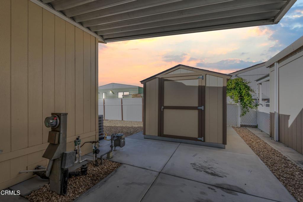 250 East Telegraph Road, Unit 155 Fillmore, CA 93015 - Photo 24 of 39 a bathroom with a shower and a sink