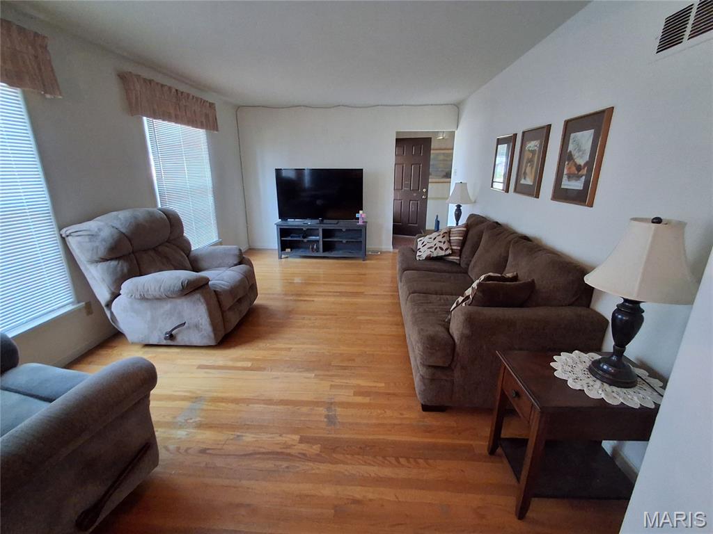 3827 Buckley Road St. Louis, MO 63125 - Photo 4 of 8