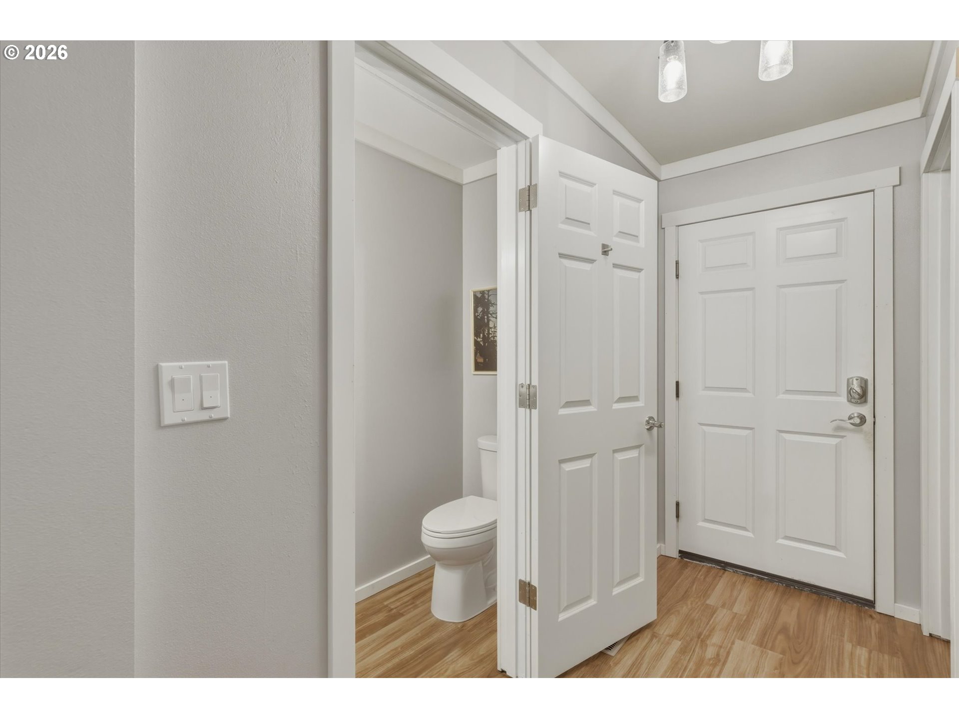232 Shoreview Drive Kelso, WA 98626 - Photo 20 of 43 a bathroom with a toilet