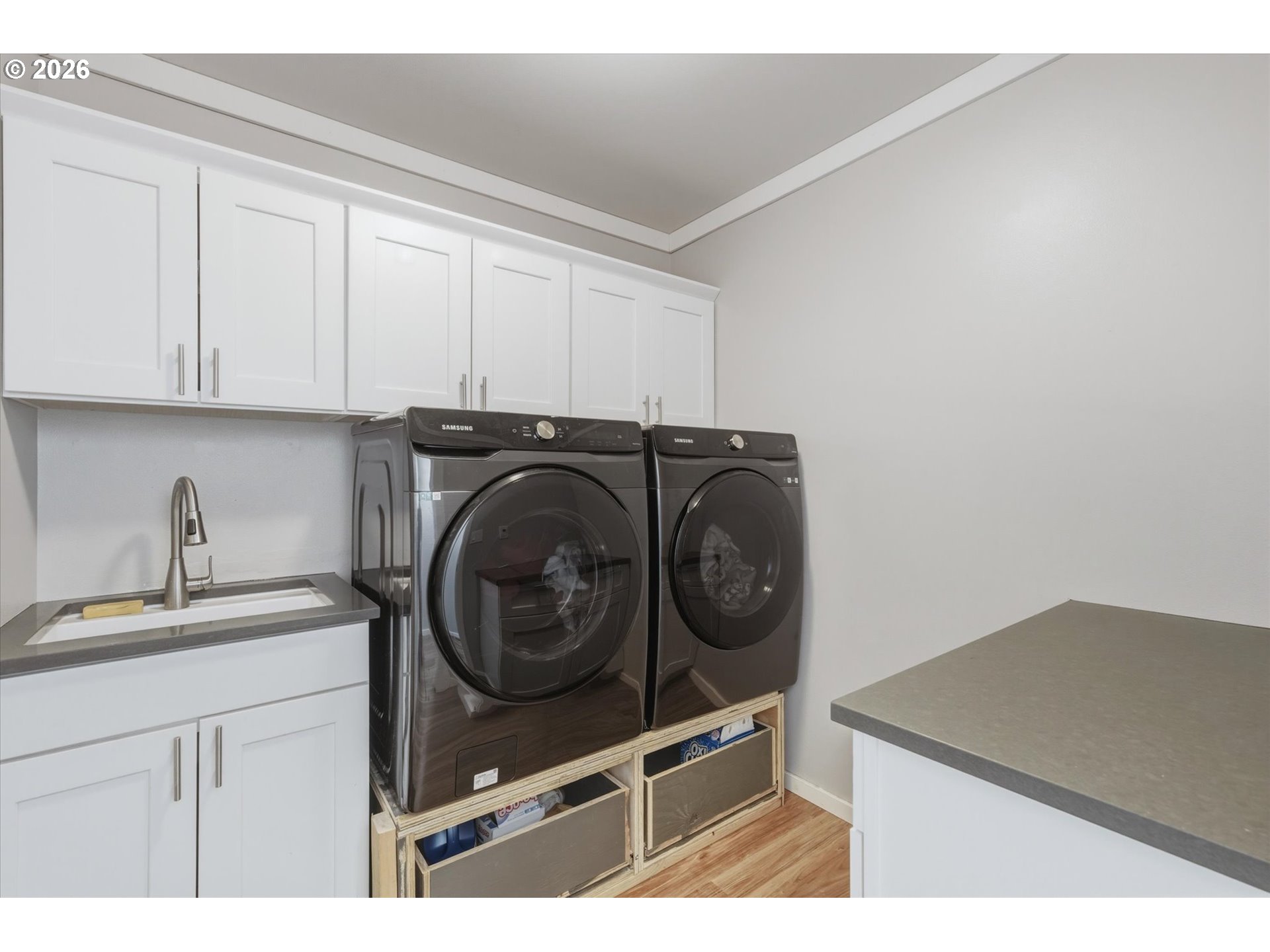 232 Shoreview Drive Kelso, WA 98626 - Photo 21 of 43 a utility room with sink dryer and washer
