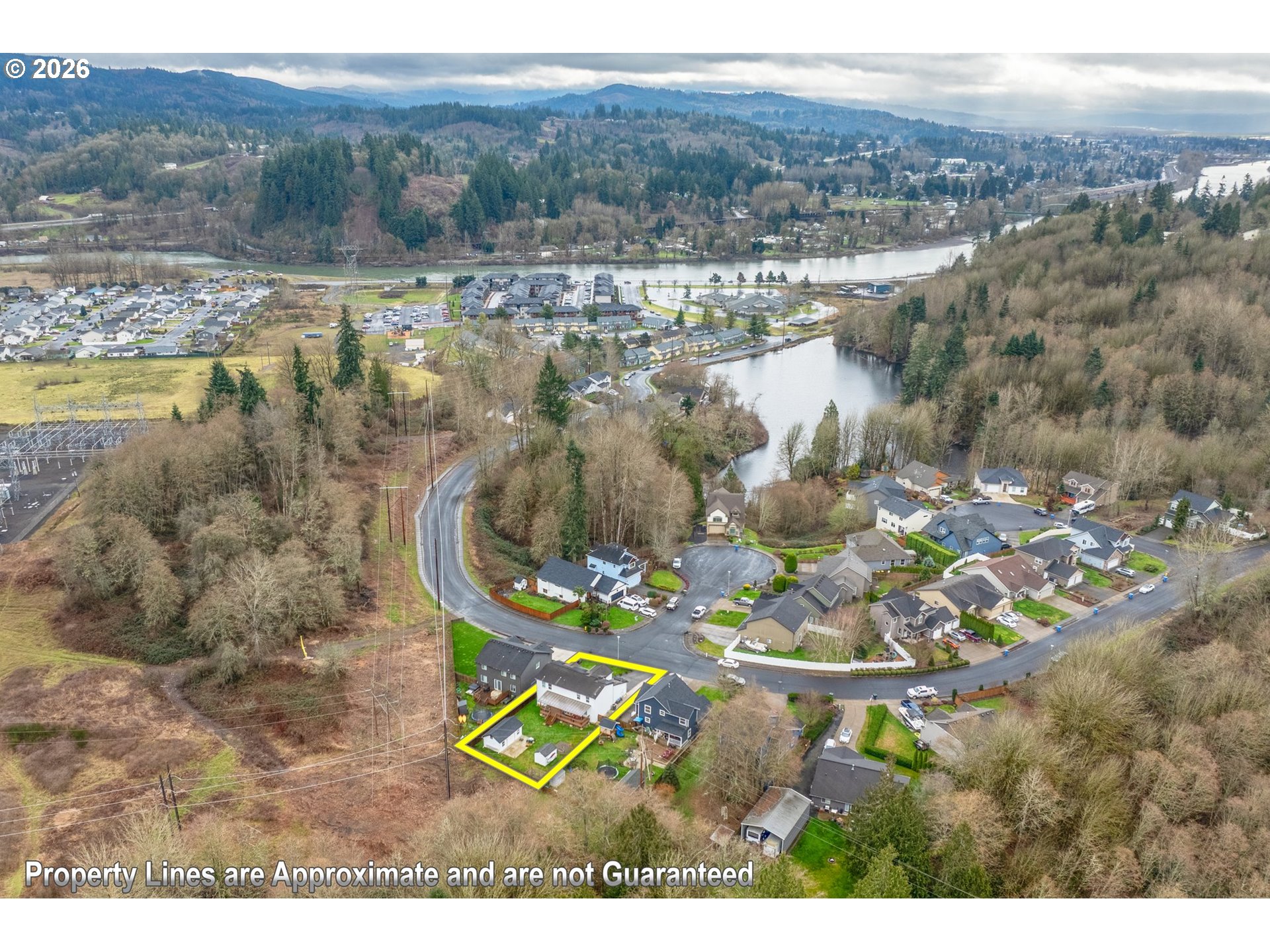 232 Shoreview Drive Kelso, WA 98626 - Photo 10 of 43 a view of outdoor space and mountain view