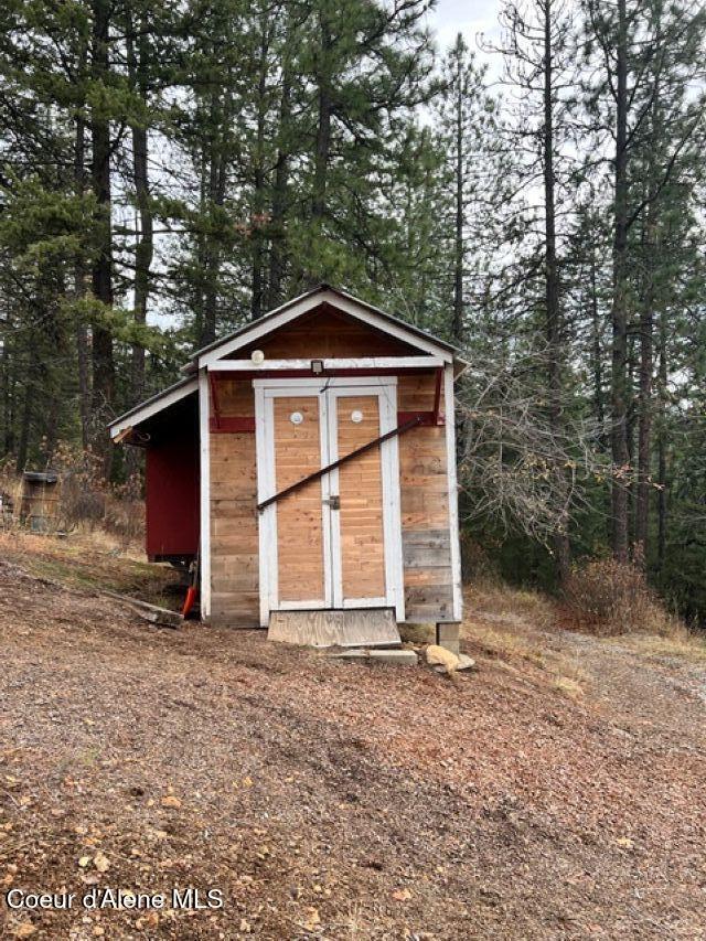 2000 Gold Cup Mountain Road Laclede, ID 83841 - Photo 20 of 21 Garden shed