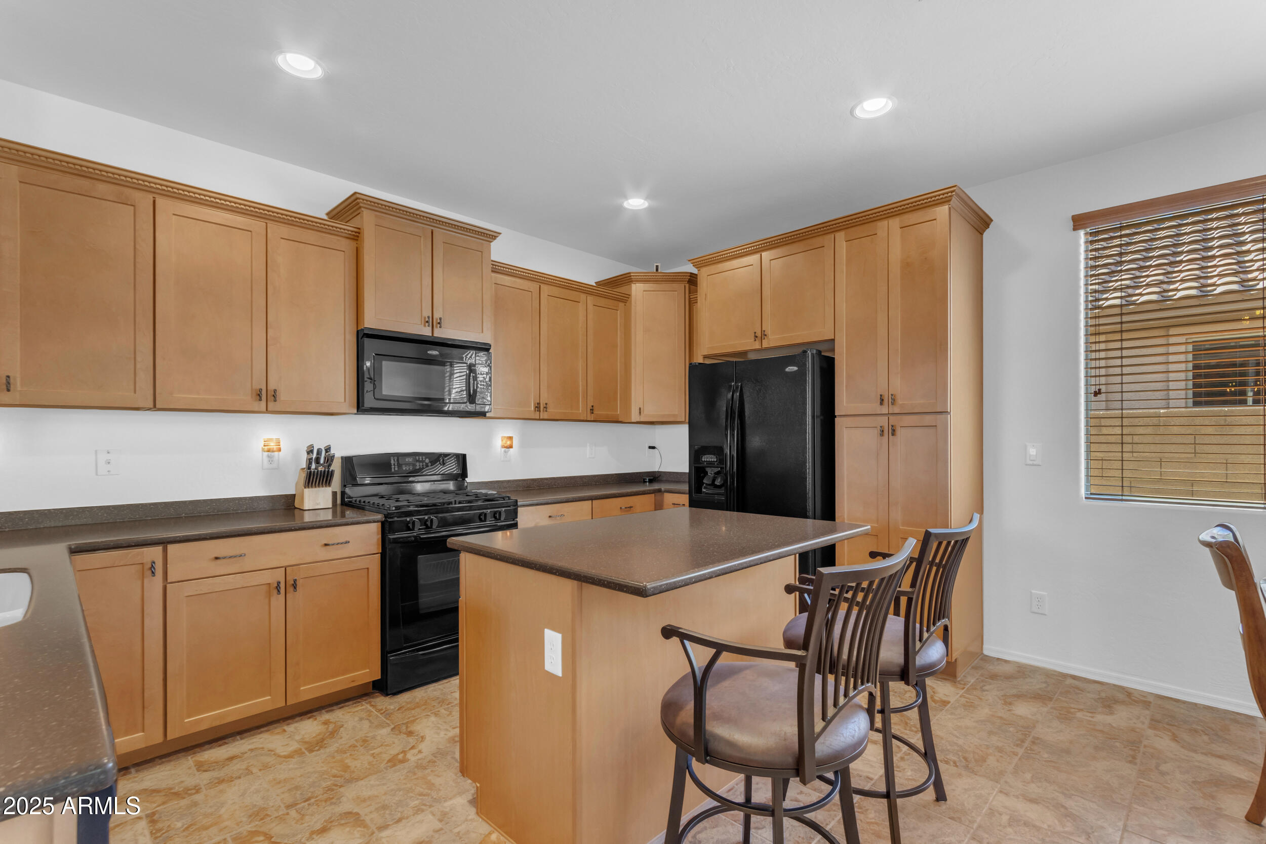 7304 West Beverly Road Laveen, AZ 85339 - Photo 11 of 52 Kitchen