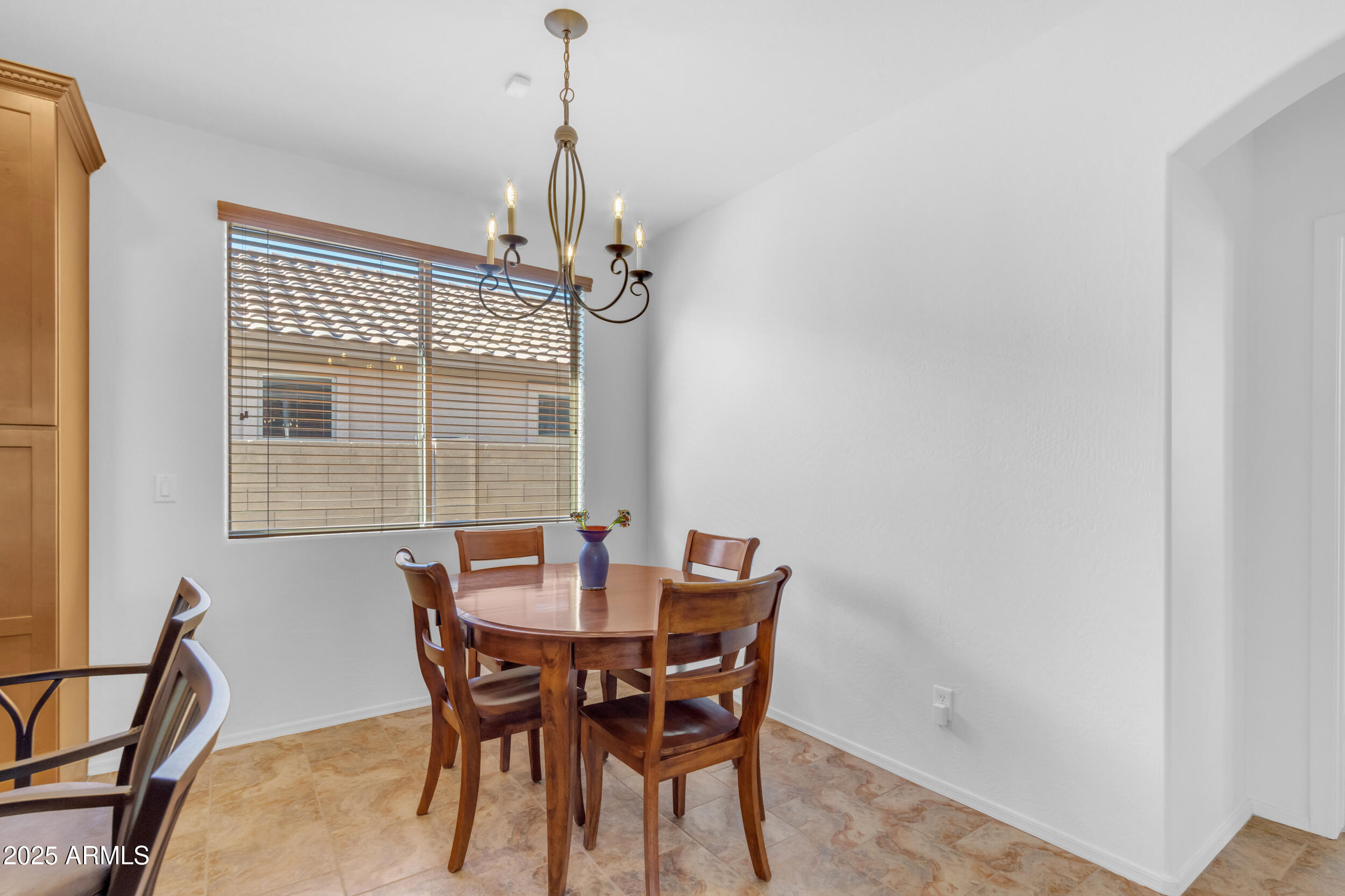 7304 West Beverly Road Laveen, AZ 85339 - Photo 15 of 52 Eating Area