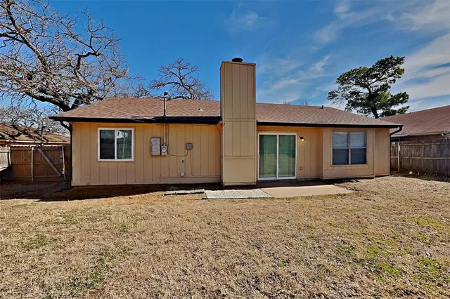$1,945 | 6222 Springwood Drive, Arlington, TX 76001